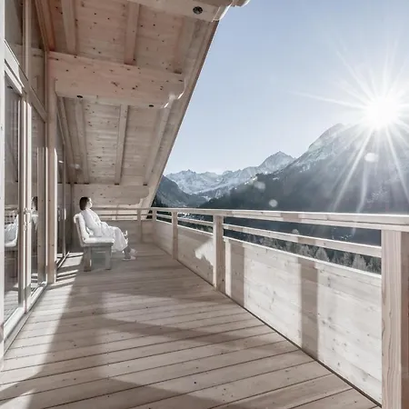 招待所 & Marlstein