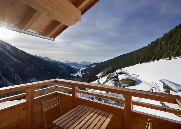 招待所 & Marlstein