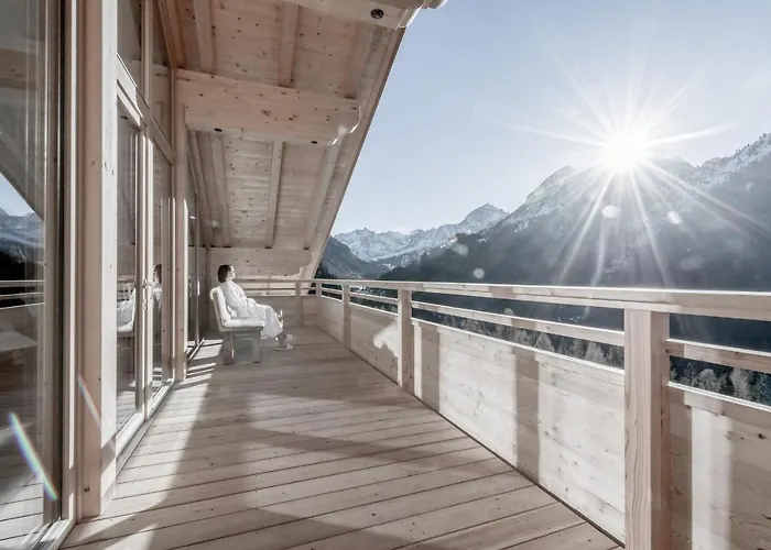 招待所 & Marlstein