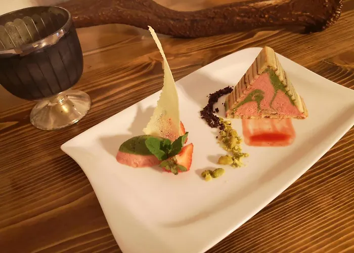 招待所 & Marlstein