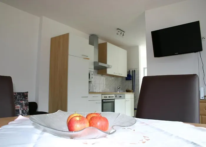 招待所 & Marlstein 3*