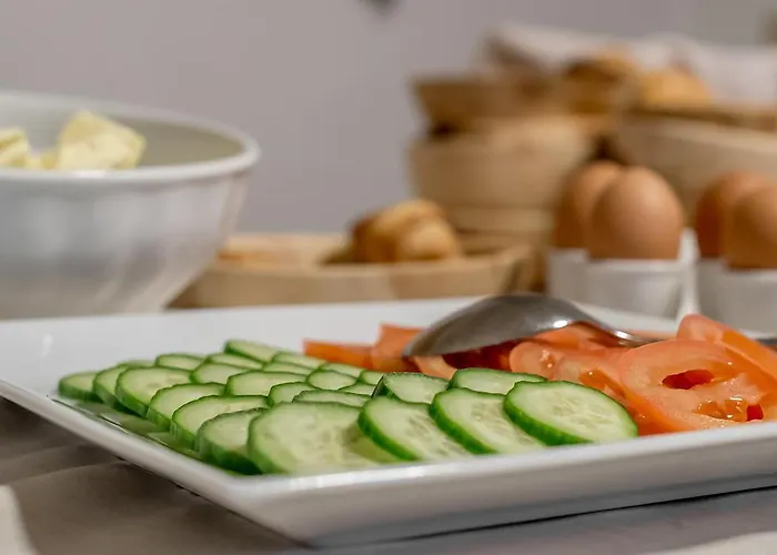 招待所 & Marlstein