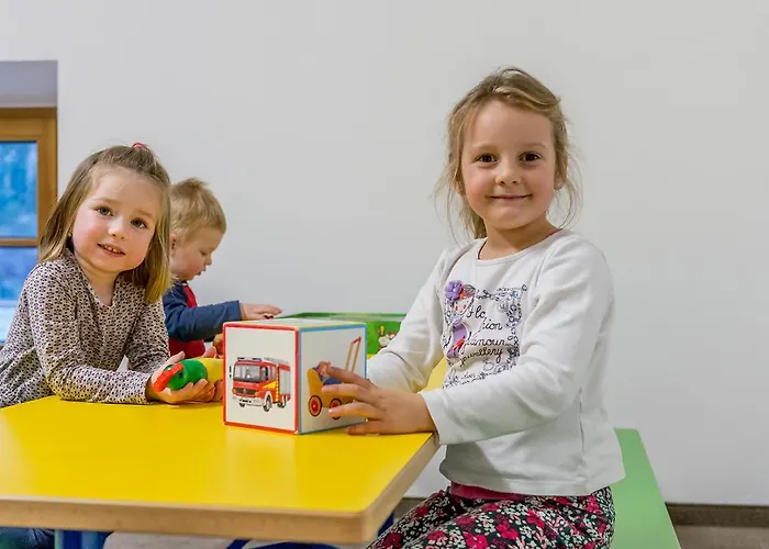 招待所 & Marlstein