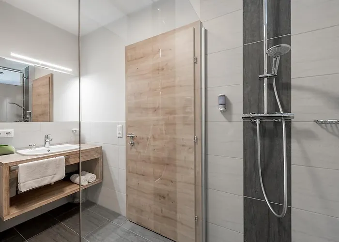 & Marlstein 招待所 厄茨